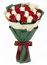 Букет Микс из красных и белых роз в Богородское