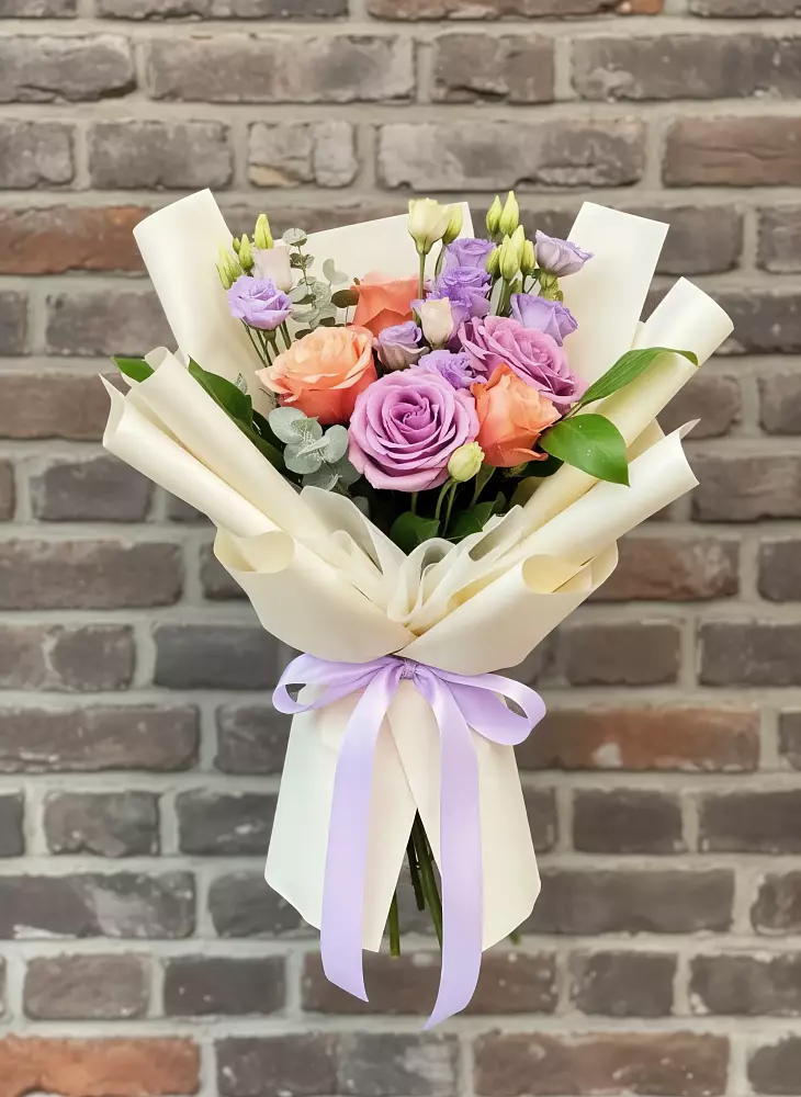 Букет цветов из: Лизиантусы и Розы в Богородское