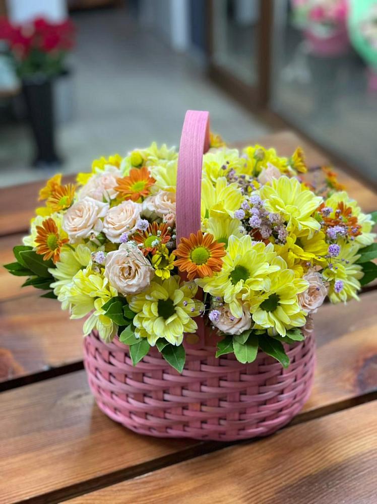 Цветочная композиция из Хризантемы и Розы в корзине в Богородское
