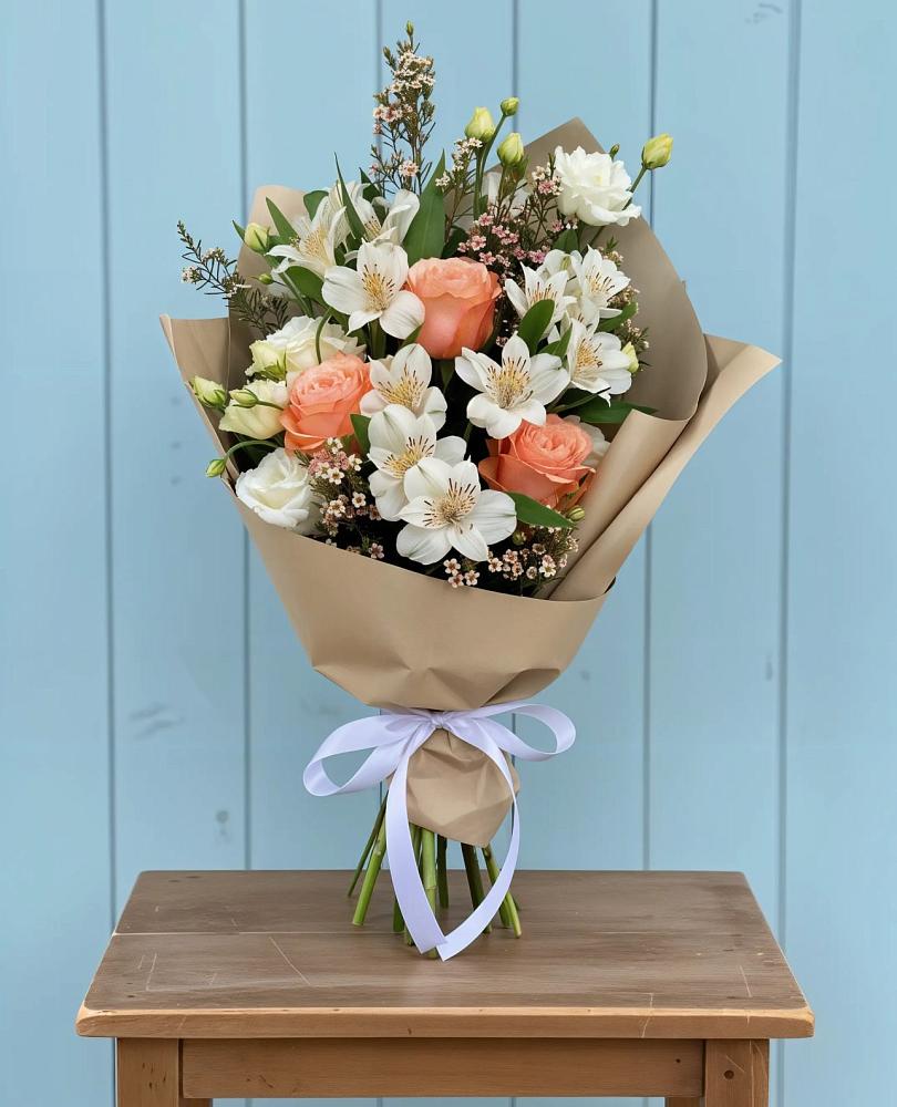 Букет цветов из: Альстромерии, Лизиантусы, Розы и Хризантемы в Богородское